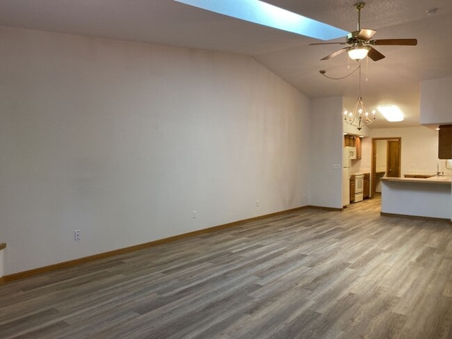 Building Photo - 2325 Northbrook Dr