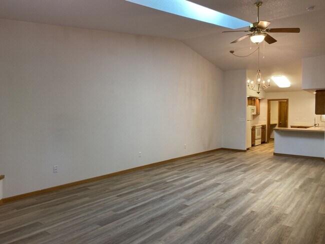 Building Photo - 4 Bed 3 Bath Patio Style Duplex in West Fort Collins