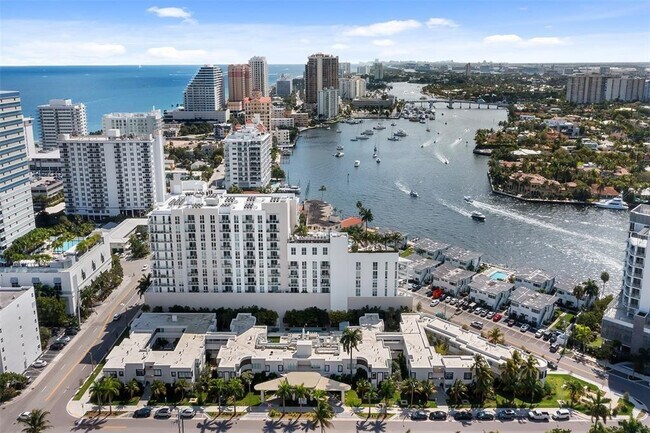 Building Photo - 401 N Birch Rd