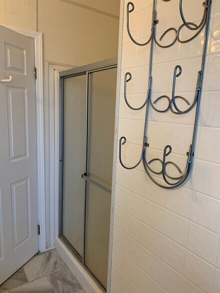 Building Photo - 7153 Whitney Rd