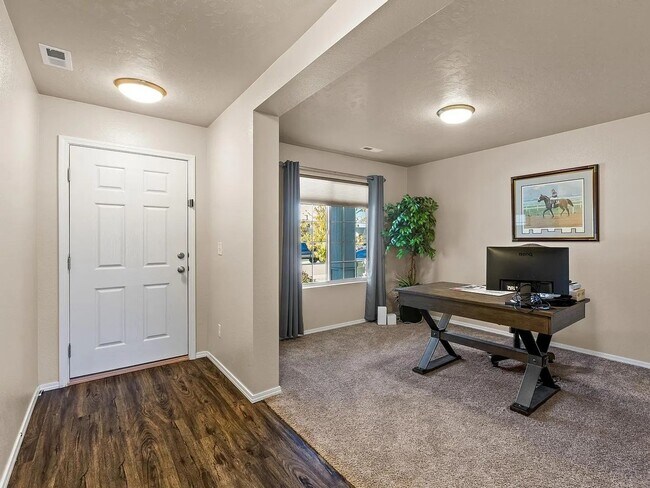 Building Photo - Beautiful Home near Meridian High School