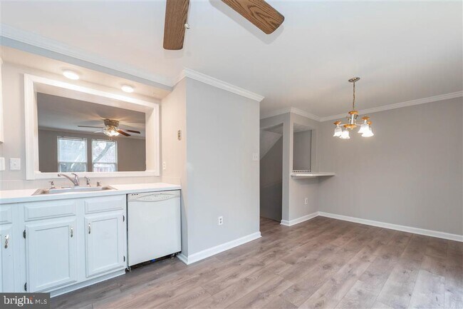 Building Photo - 9428 Orbitan Ct