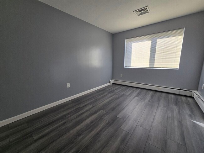 Building Photo - 230 Willard St