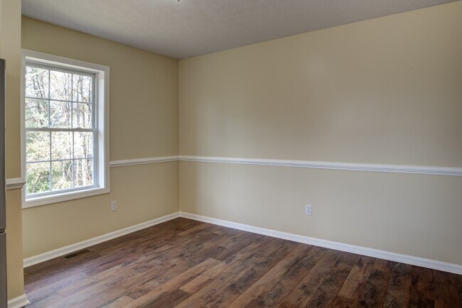 Dining area - 216 Windsor Ct