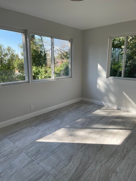 Building Photo - 4803 Lowell Ave