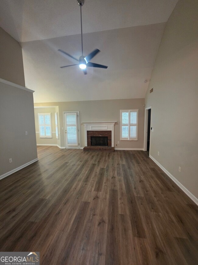 Building Photo - 120 Cloverwood Dr