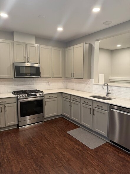 Building Photo - 4325 Savoy Ln