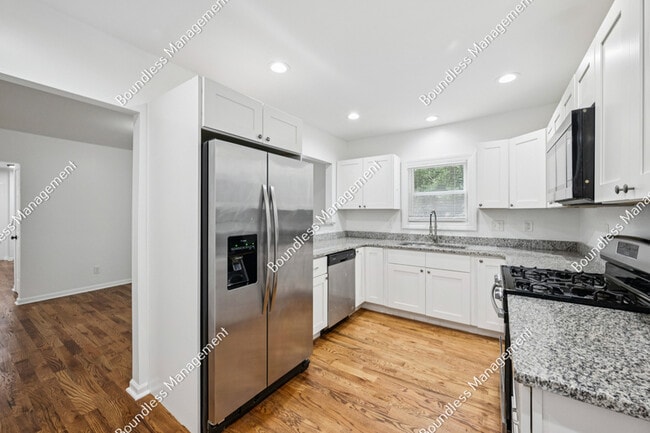 Building Photo - 2649 Blount St