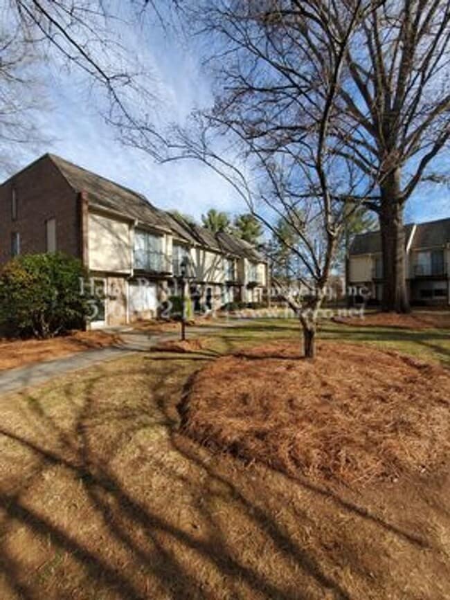 Building Photo - 1453 Brookwood Dr