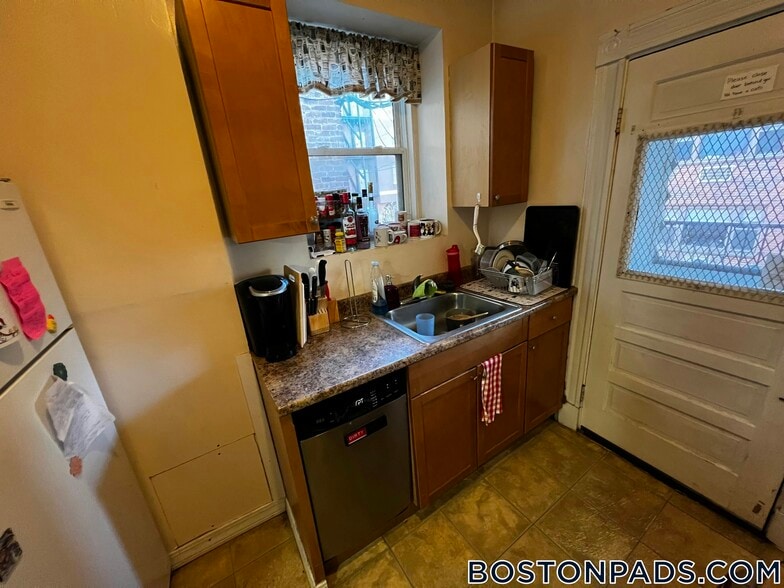 Building Photo - 71 S Huntington Ave