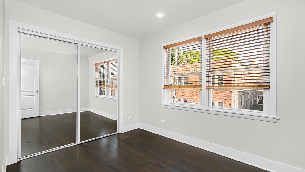 Building Photo - 6459 N Wayne Ave