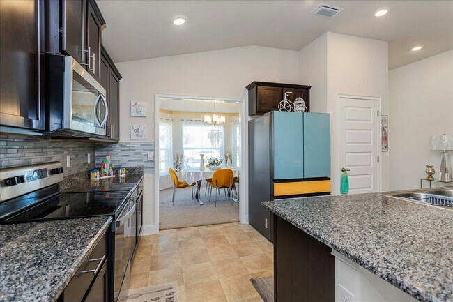 Building Photo - 644 Hudson Valley Dr
