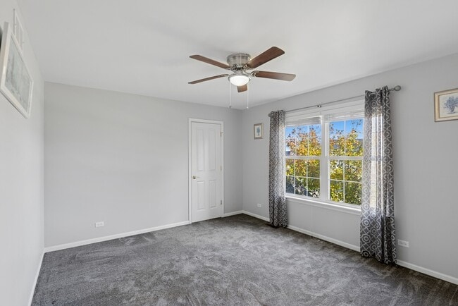 Building Photo - 1534 S Falcon Dr