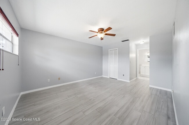 Building Photo - 1172 Bay Dr E