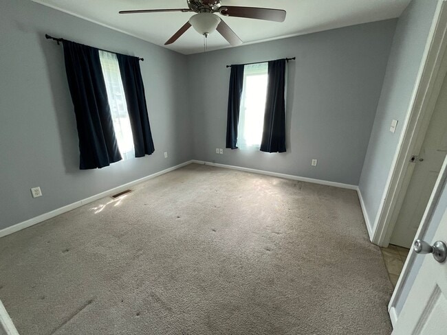 Building Photo - 3 bedroom 2 bath in Jerseyville