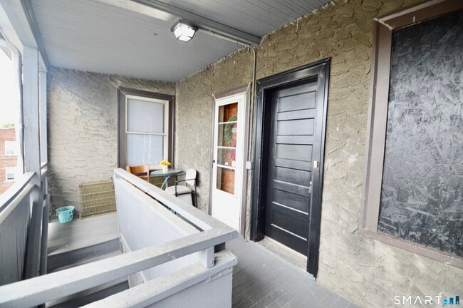 Building Photo - 2343 Barnum Ave