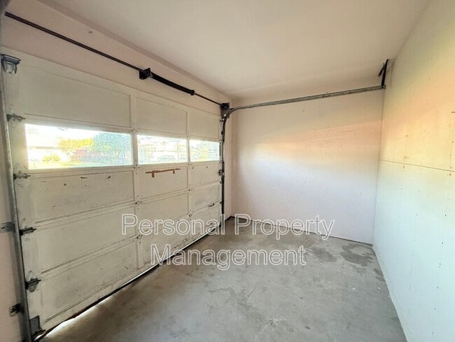 Building Photo - 16121 SE 3rd St