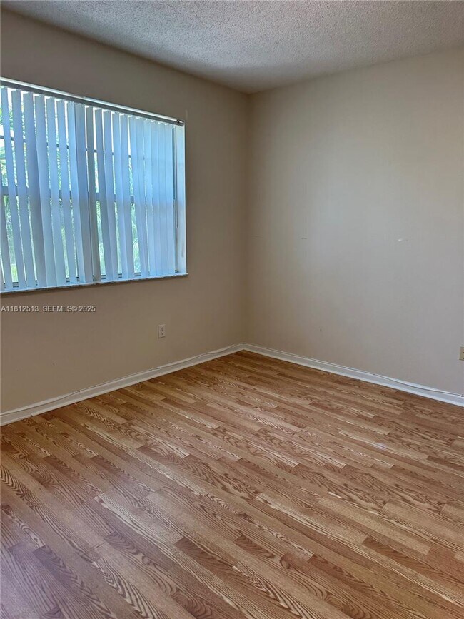 Building Photo - 5840 W Sample Rd