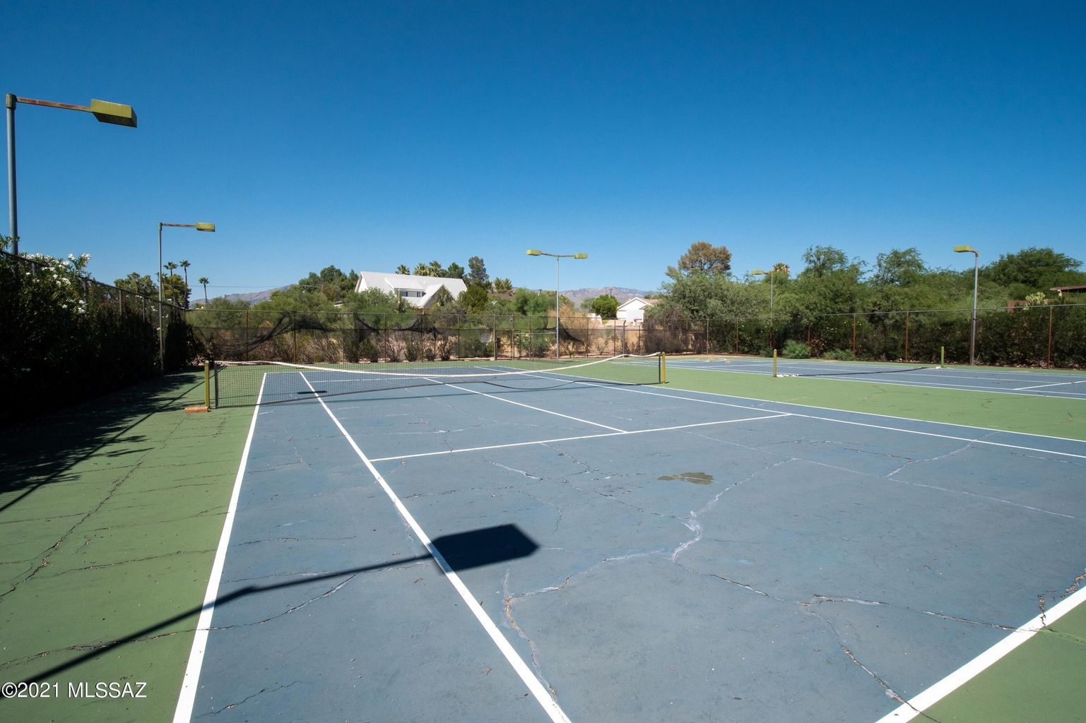 Building Photo - 1850 N Circulo de la Cienega