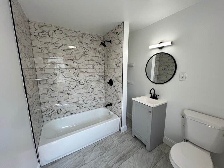 Building Photo - 2610 Price St