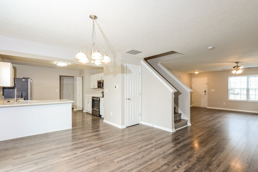 Building Photo - 508 Grassy Bend Dr