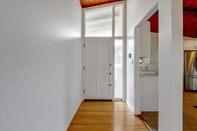 Building Photo - MID-CENTURY MODERN ON WILLOW GLEN BORDER -  SPACIOUS LOT