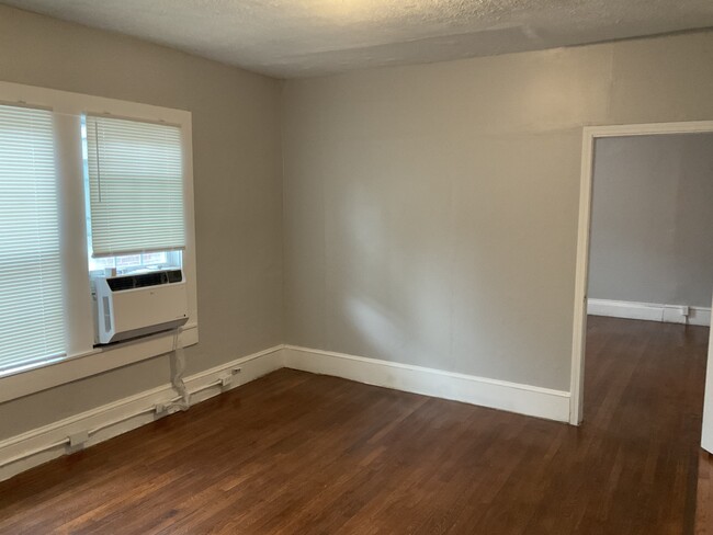 2nd bedroom unit A - 1643 Ralph David Abernathy Blvd SW