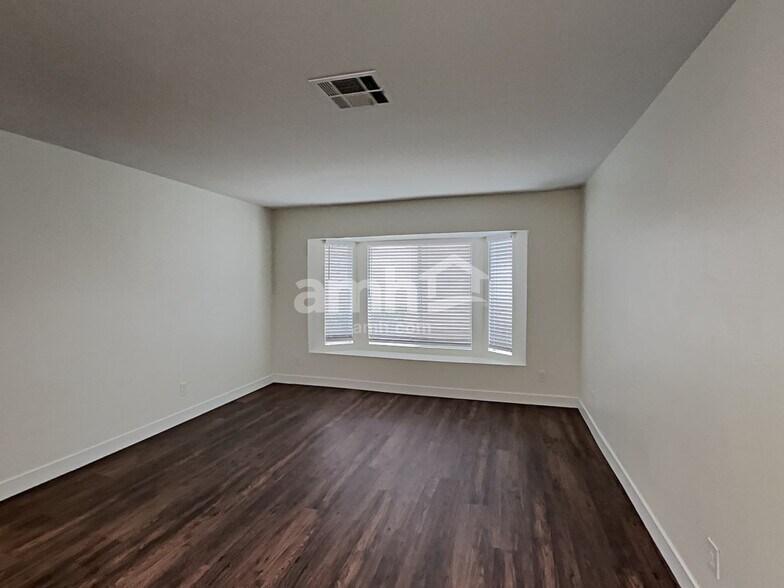 Building Photo - 9501 Amber Valley Ln