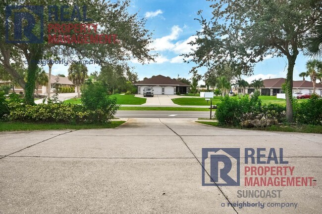 Building Photo - 230 Rotonda Blvd W