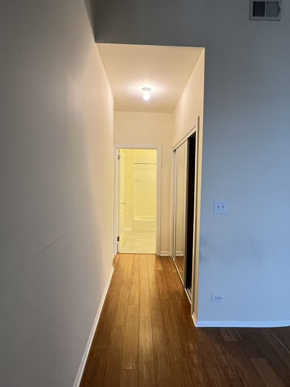 Building Photo - 2358 N Clybourn Ave