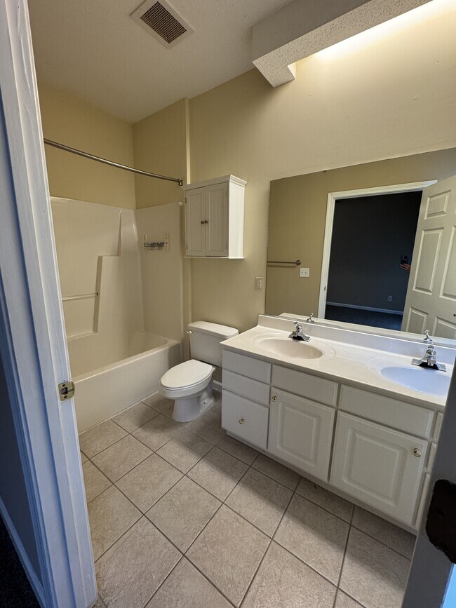 Building Photo - 9768 Leyland Dr