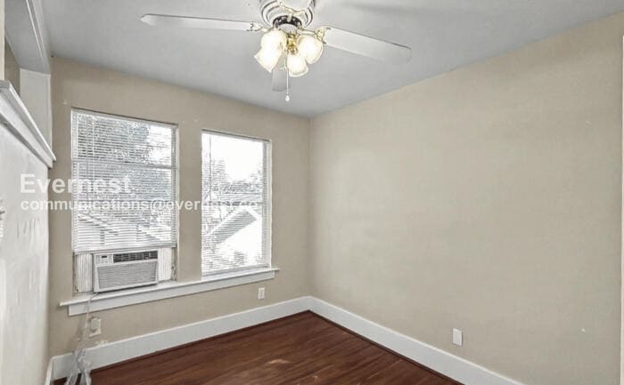 Building Photo - 203 W Lobit Ave