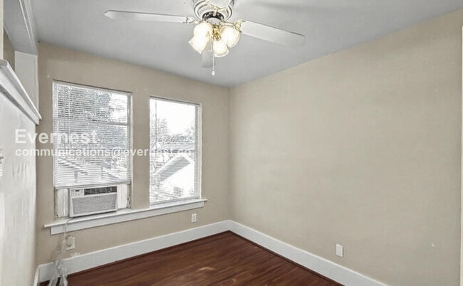 Building Photo - 203 W Lobit Ave