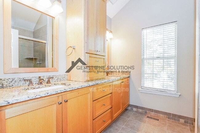 Building Photo - 306 Crooked Oak Ct