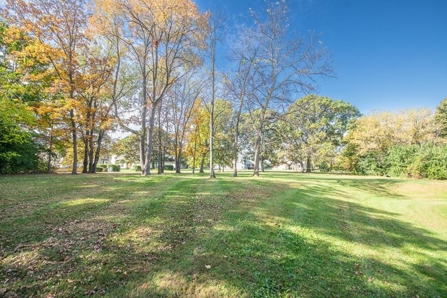 Building Photo - 2659 Aberdeen Ct