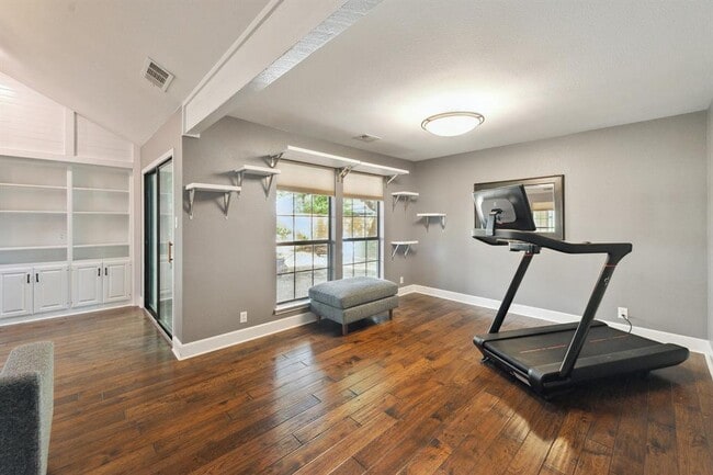 Building Photo - 5704 Sam Houston Cir