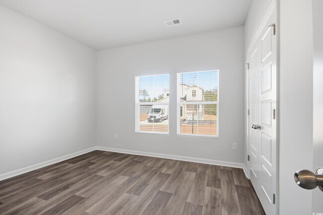 Building Photo - 1121 Tibetan St