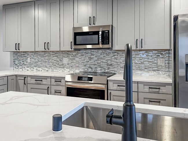 Building Photo - 13128 12th Dr SE