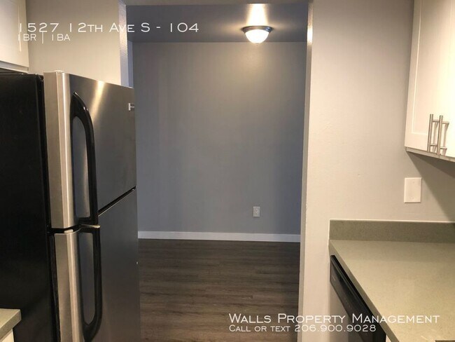 Building Photo - 1527 12th Ave S