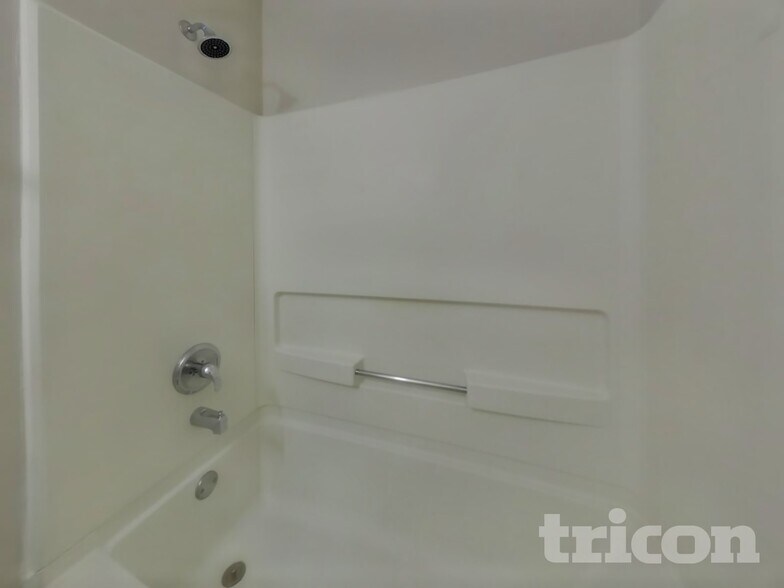 Building Photo - 1008 Carriage Trace Cir