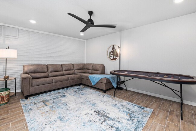 Building Photo - 6 Erith Ln