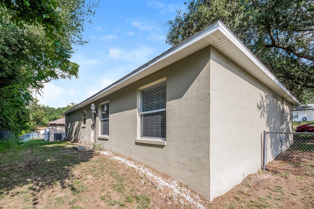 Building Photo - 628 Brooke Ct