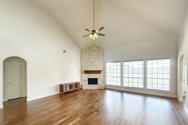Building Photo - Hidden Gem in Plano’s Trails of Glenwood