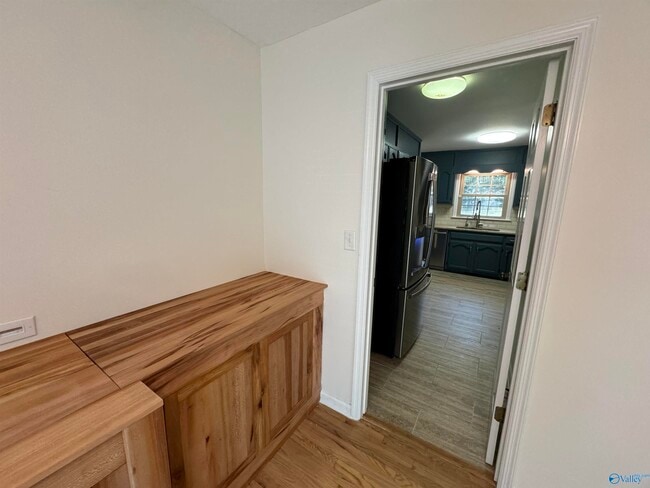 Building Photo - 295 Becky Dr