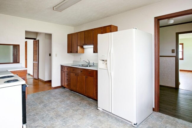 Building Photo - 554 Cox Ln