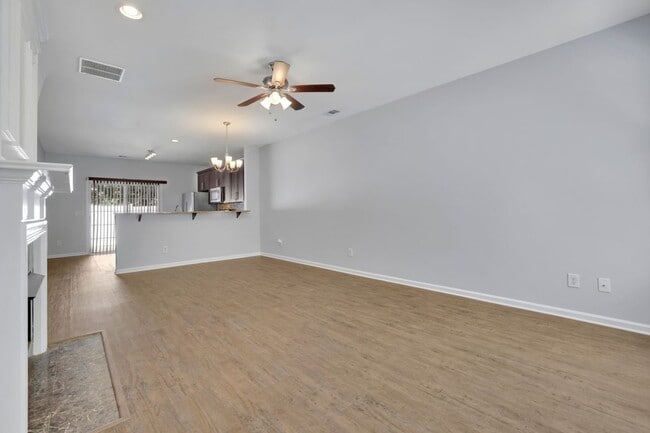 Building Photo - 13491 Spring View Dr