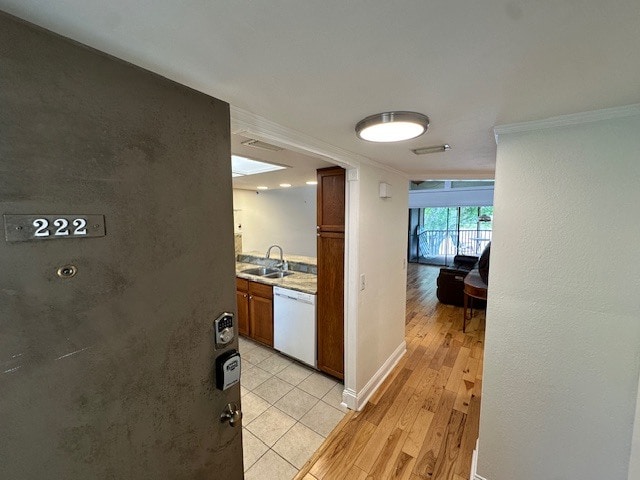 Building Photo - 222 Woodlake Wynde