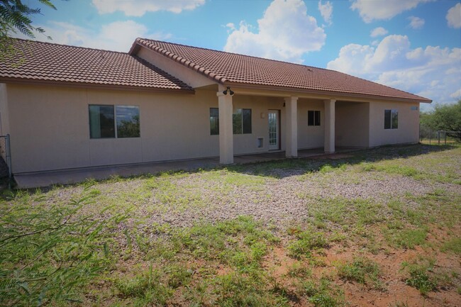 Building Photo - Beautiful Custom Home Rancho Carmela Estates