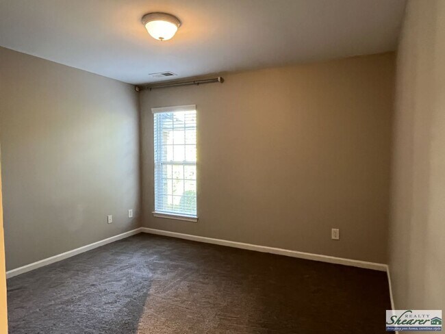 Building Photo - Beautiful 2 Story, 3 Bedroom Townhome near...