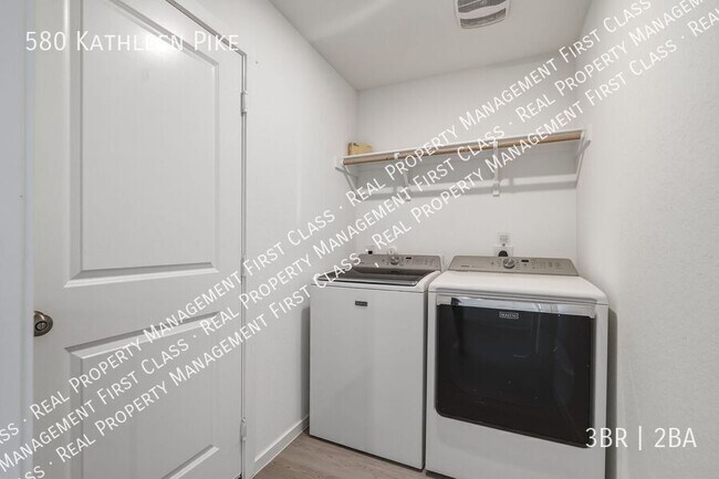 Building Photo - 580 Kathleen Pike